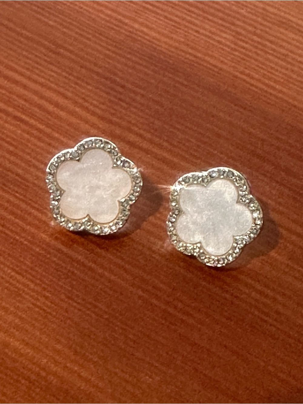 Floral Mother-of-Pearl Looking and Crystal Stud Earrings - White